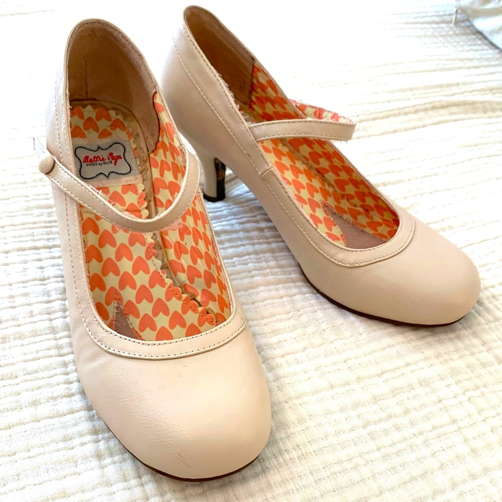 Women's Cream Mary Jane Heels